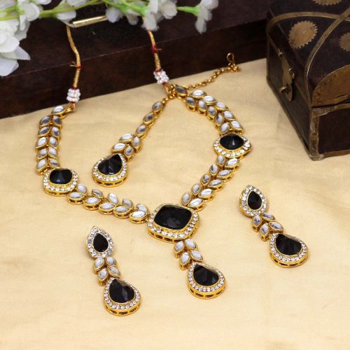 Black Color Kundan Necklace Set